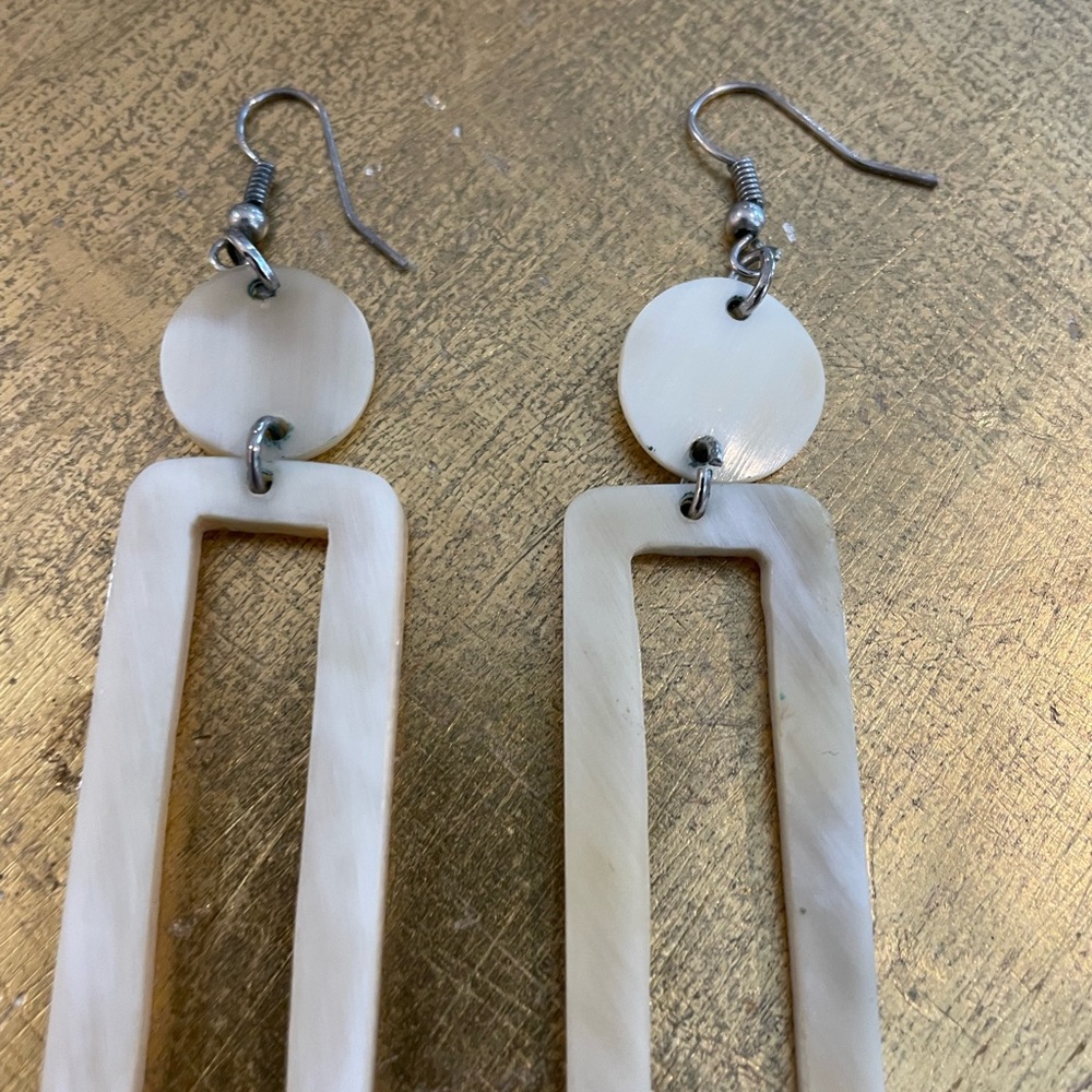 Vivo Natural Horn Earrings - Picture 2 of 2